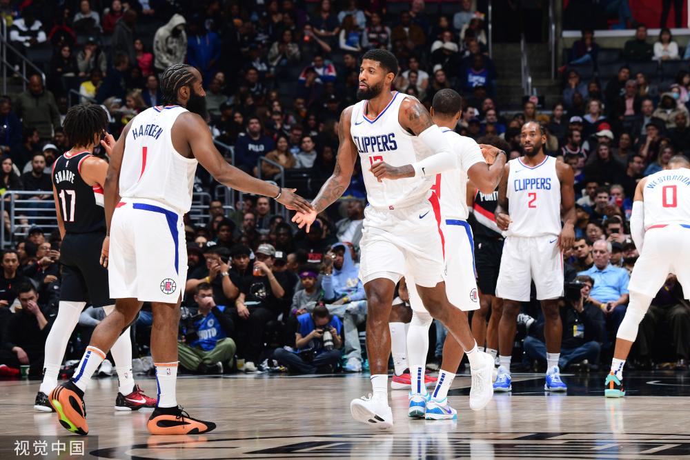 在社交媒体 在社交媒体