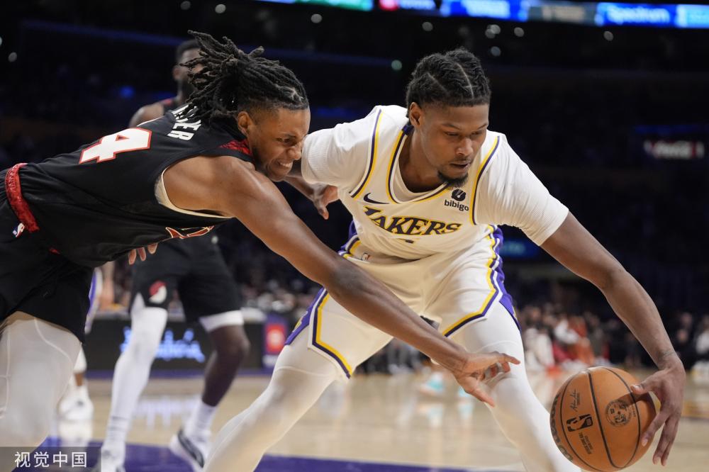 对年轻球员 对年轻球员