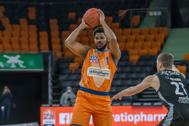 姆巴佩领衔 姆巴佩领衔